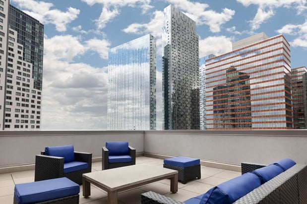 Images Hilton Garden Inn Long Island City New York