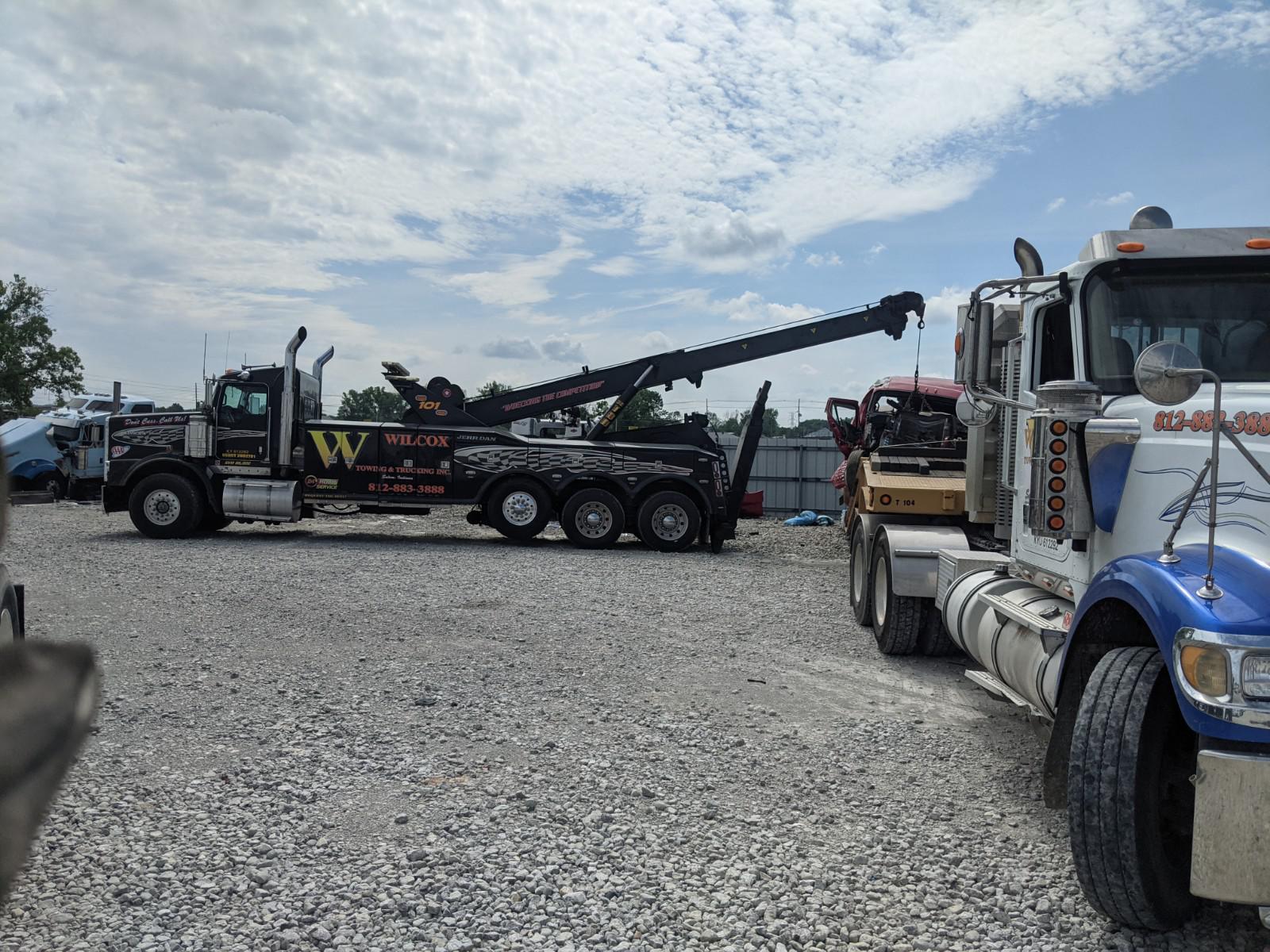 Need a heavy duty towing service? Call us now!