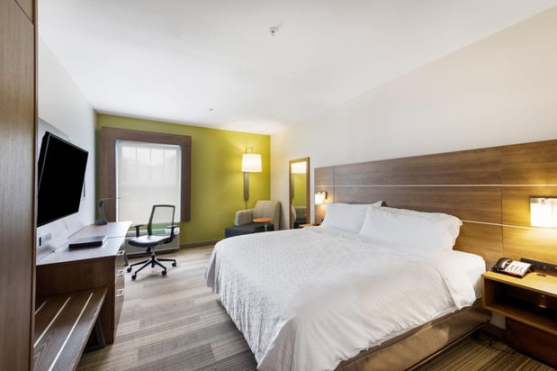 Images Holiday Inn Express & Suites Columbus by IHG