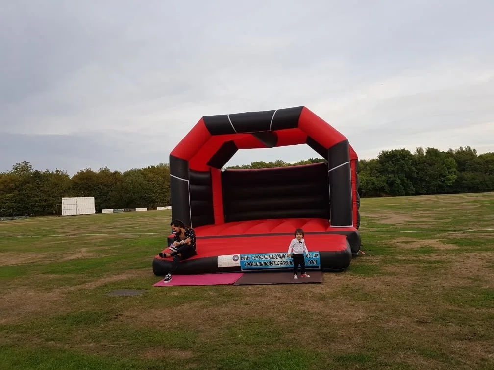 Images Top Banana Bouncy Castles