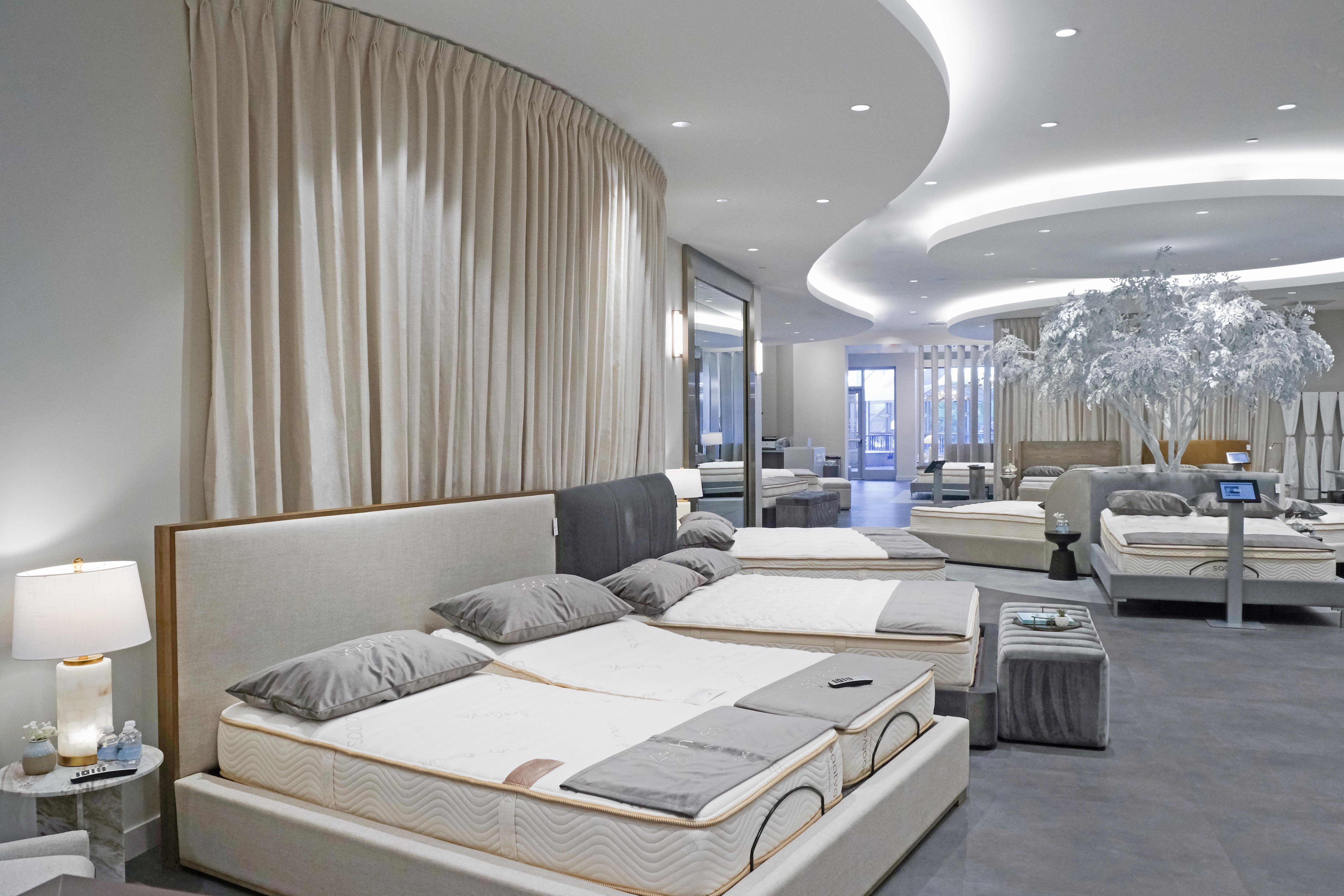 Viewing Room Image 3