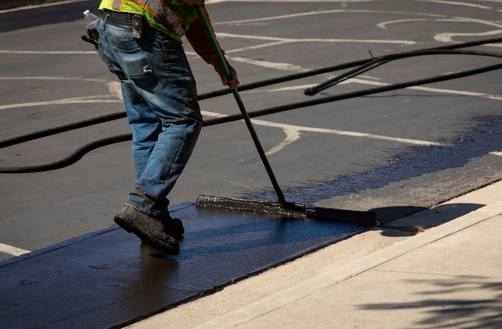 Asphalt Sealcoating Services