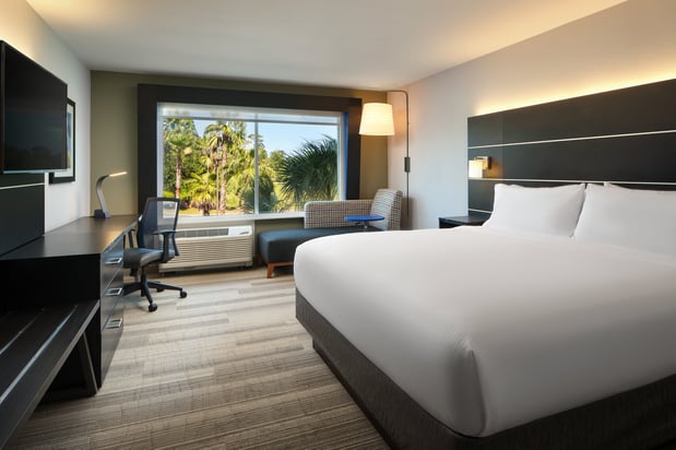 Images Holiday Inn Express & Suites Brunswick by IHG