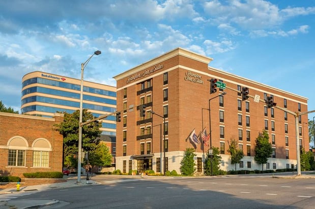 Images Hampton Inn & Suites Knoxville-Downtown