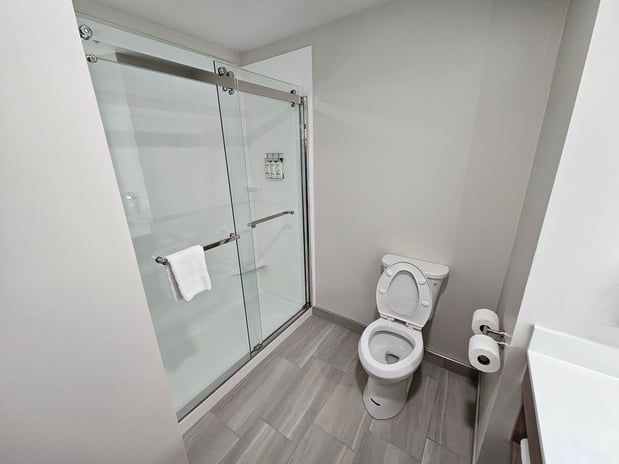 Images Holiday Inn Express & Suites Cincinnati-Blue Ash by IHG