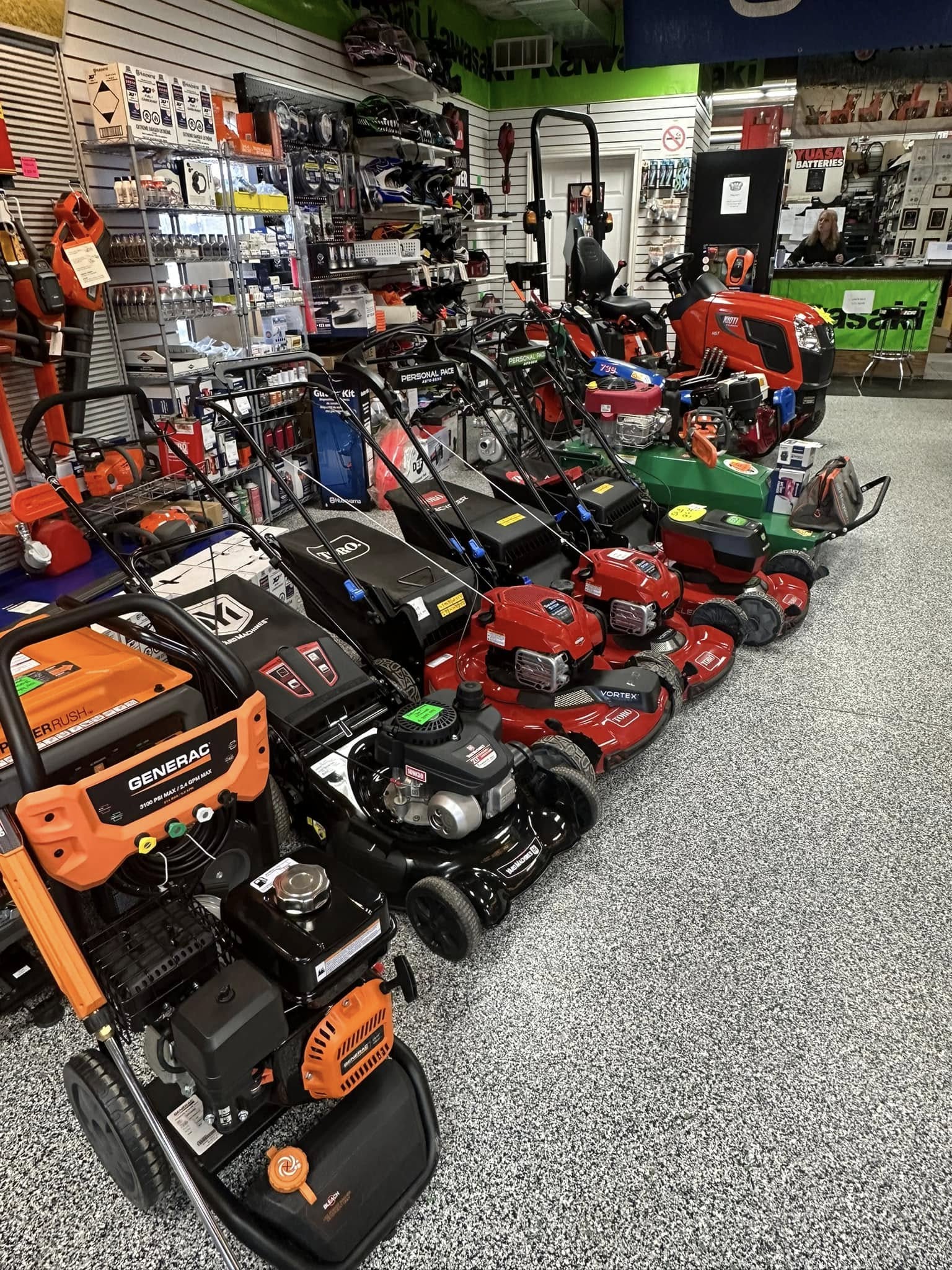 Images Doug's Small Engines