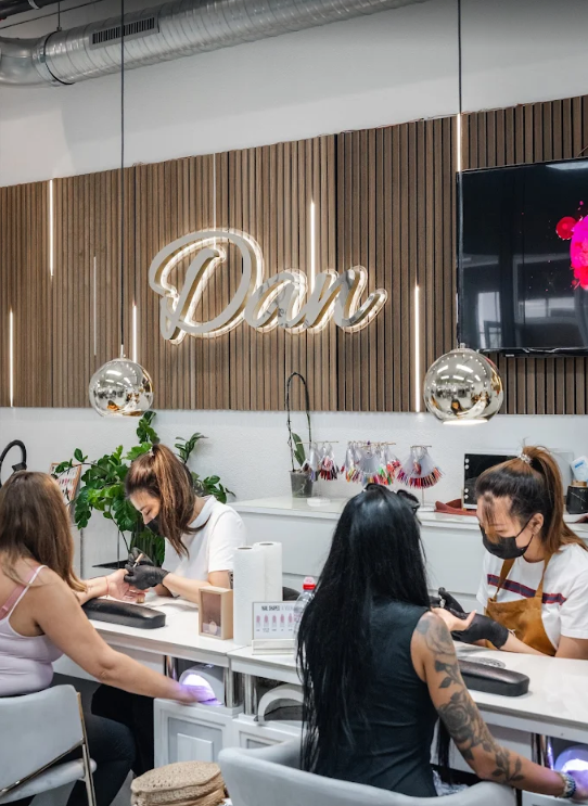 Bilder Dan Nails & Beauty Schlieren