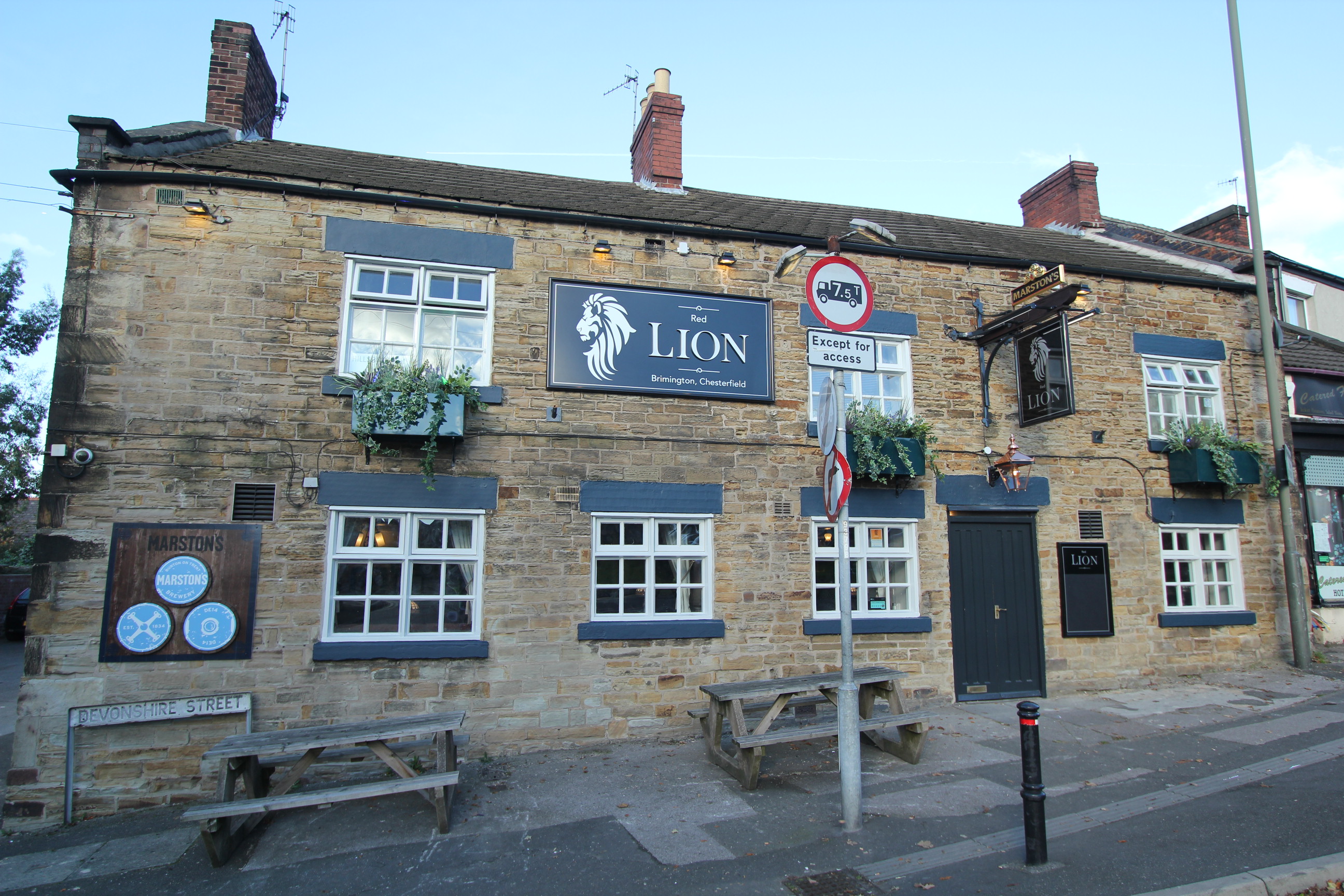 Red Lion Chesterfield 01246 769807