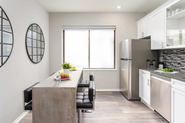 Images Park Heights by the Lake Apartments