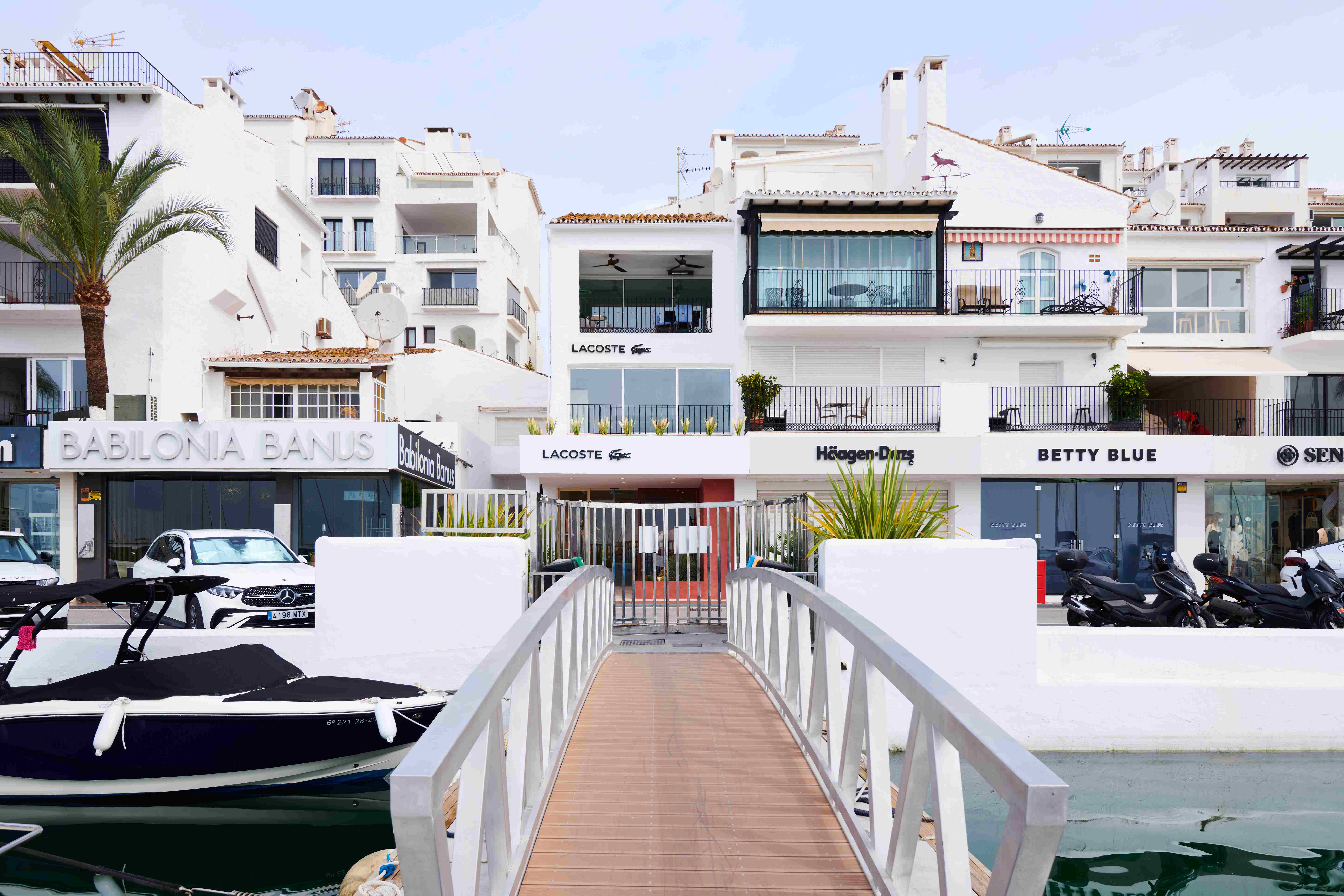 Images Lacoste Puerto Banús