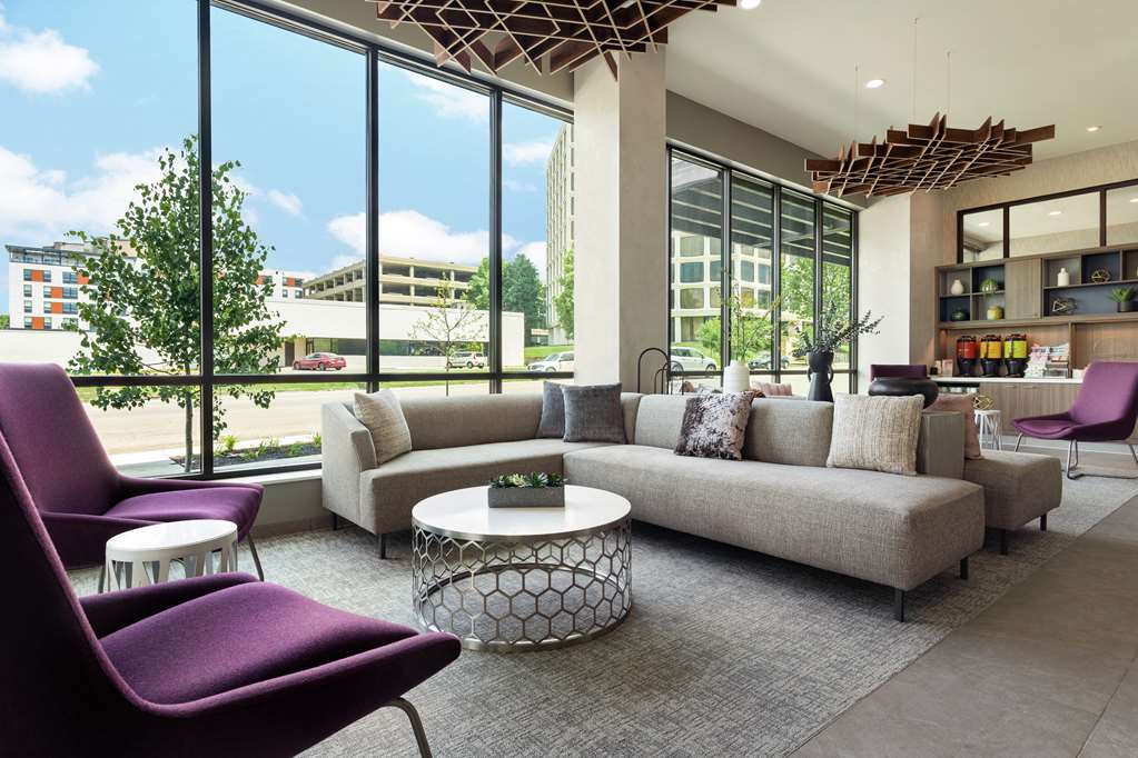 Lobby Home2 Suites by Hilton Minneapolis University Area Minneapolis (612)473-4662