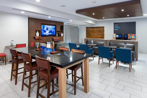 Images Holiday Inn Express & Suites Dallas South - Desoto by IHG