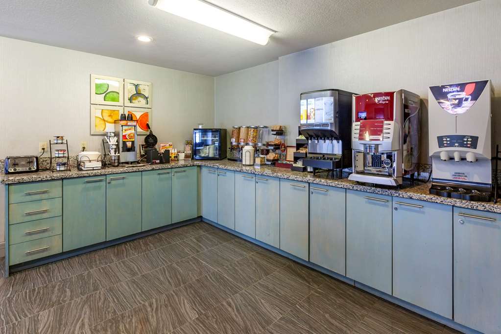Images Best Western Plus Woodstock Inn & Suites