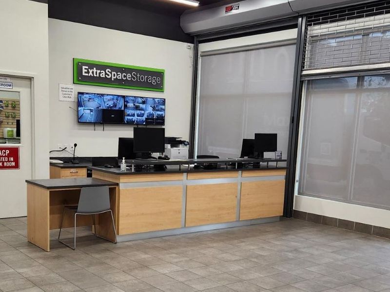 Images Extra Space Storage