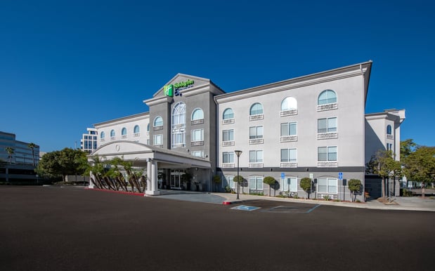 Images Holiday Inn Express & Suites San Diego-Sorrento Valley by IHG