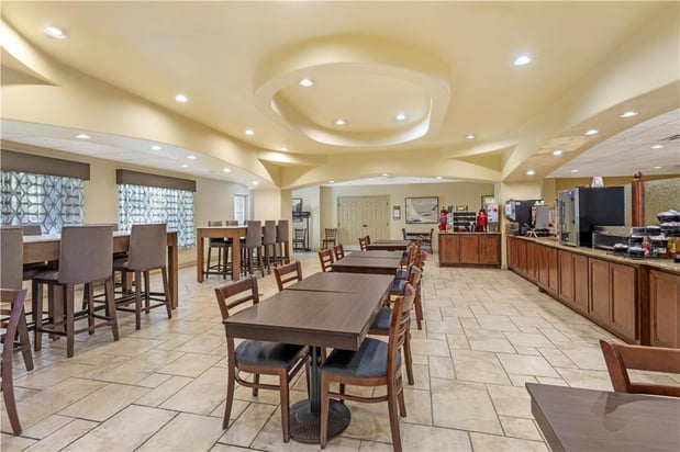 Images Best Western Plus Monica Royale Inn & Suites