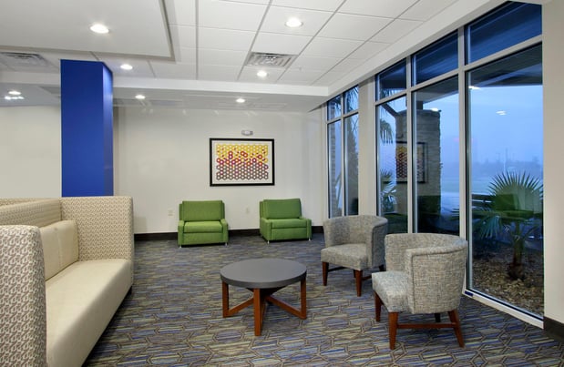 Images Holiday Inn Express & Suites Columbus North by IHG