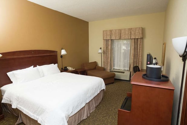 Images Hampton Inn Oneonta
