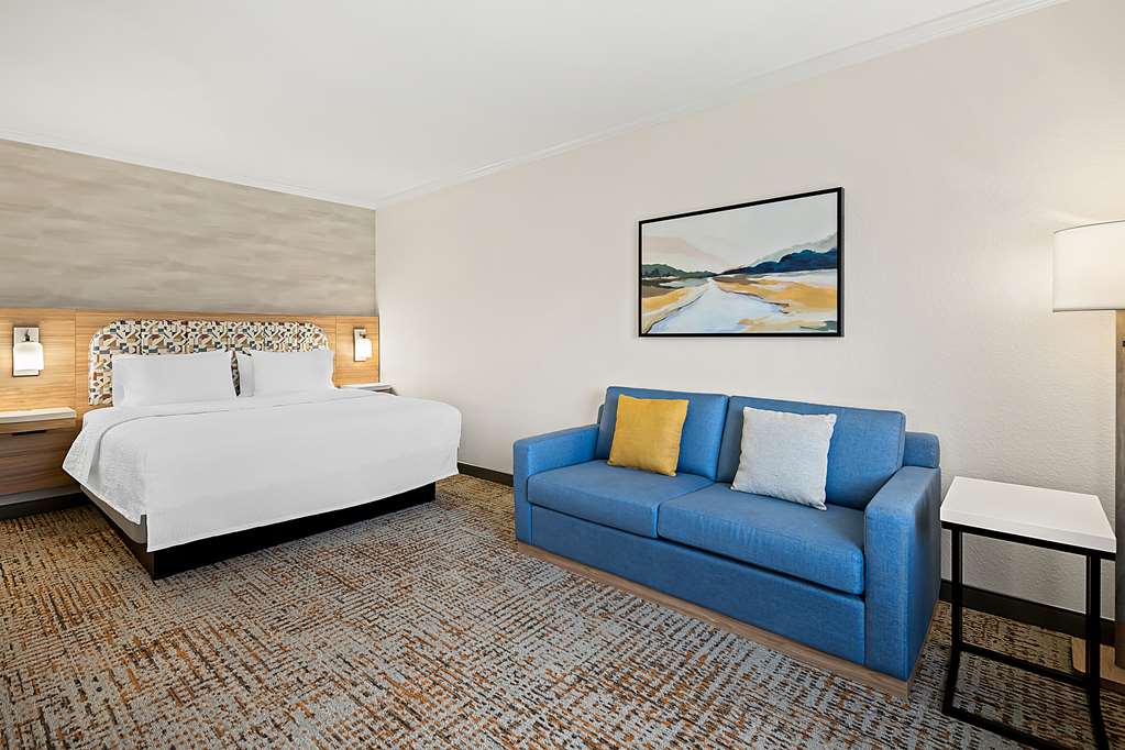 Guest room
