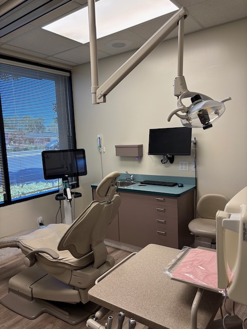 Dr. Hilda Kanon provides general, cosmetic, and Invisalign® dentistry for patients of all ages in Sa 