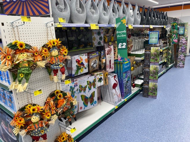 B&M's brand new store in Stechford stocks a huge Garden range; everything from garden furniture and solar lighting to decorative ornaments, planters, tools and much more!