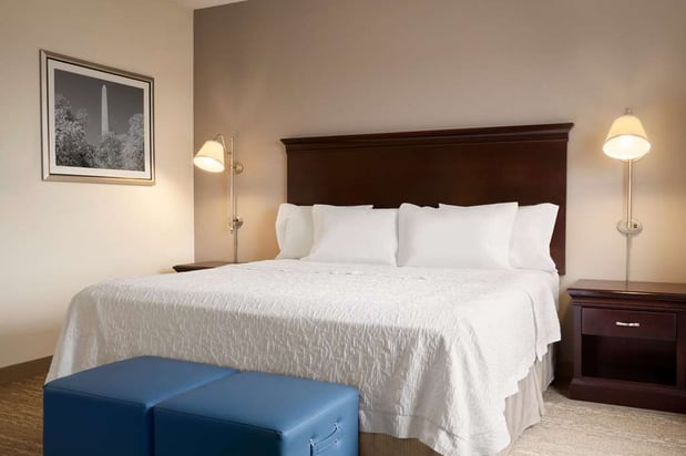 Images Hampton Inn & Suites Washington-Dulles International Airport