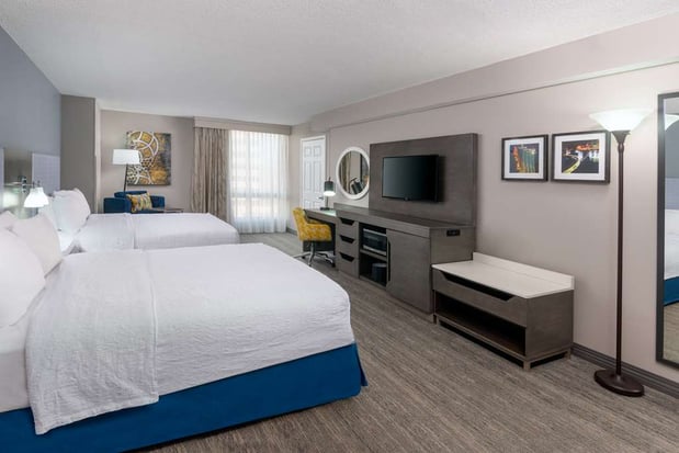 Images Hampton Inn & Suites Kansas City-Country Club Plaza