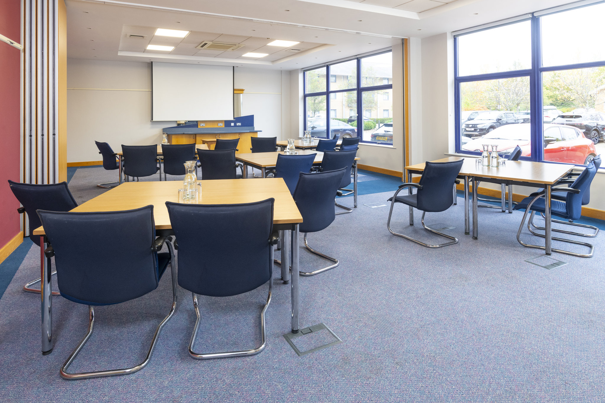 Images Holiday Inn Express Milton Keynes by IHG