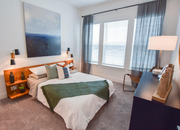 Images The Ivy at Ariston