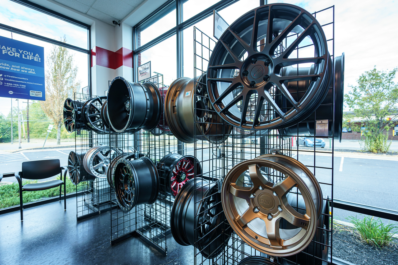 Tire Discounters on 2810 Stelzer Rd in Columbus