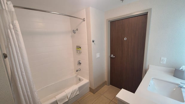 Images Holiday Inn Express & Suites Chico by IHG