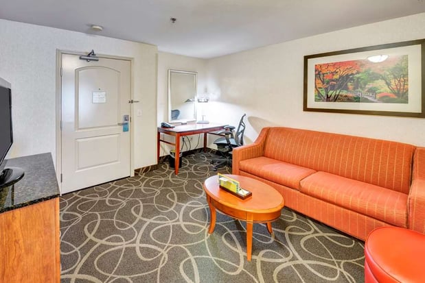 Images Hilton Garden Inn Portland Airport