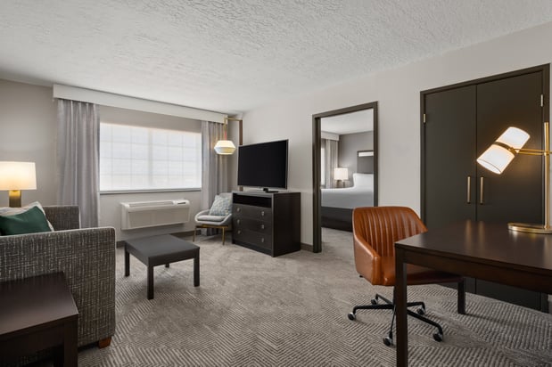 Images Holiday Inn & Suites Albuquerque Airport by IHG