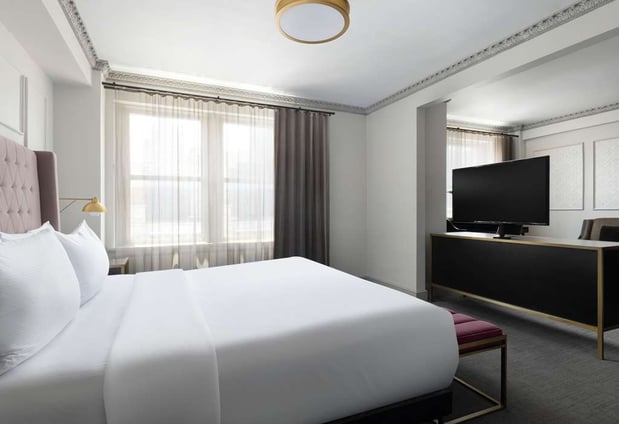 Images Hotel Phillips Kansas City, Curio Collection by Hilton