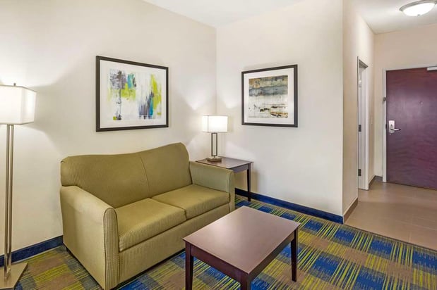 Images Best Western Plus Pratt