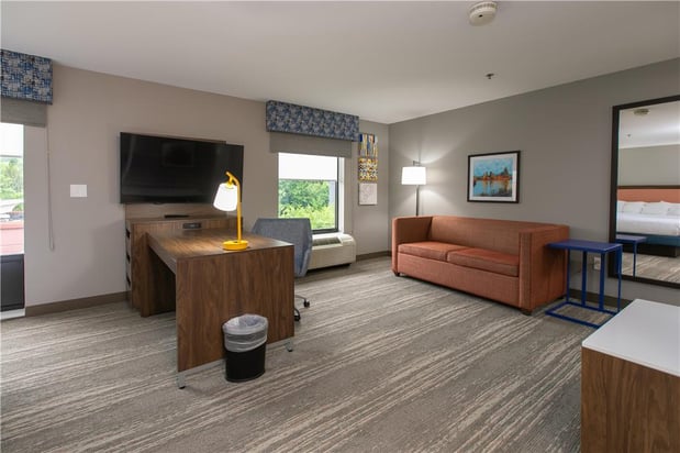 Images Hampton Inn & Suites Wilder