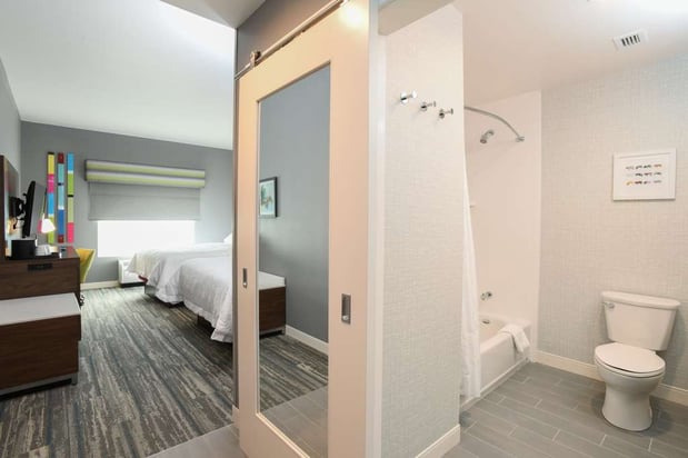 Images Hampton Inn & Suites Cincinnati Liberty Township