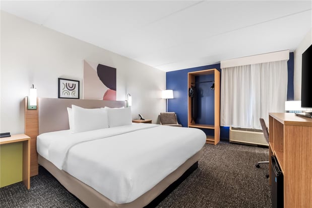 Images Spark by Hilton Kimball