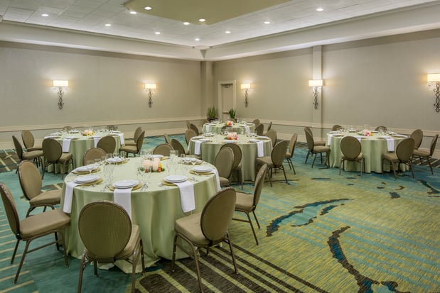 Images Crowne Plaza Charleston Airport - Conv Ctr by IHG