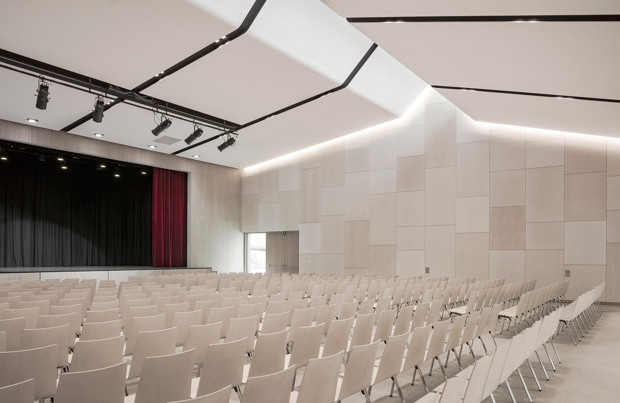 Boss Holzbau AG, Allmendstrasse 46 in Thun