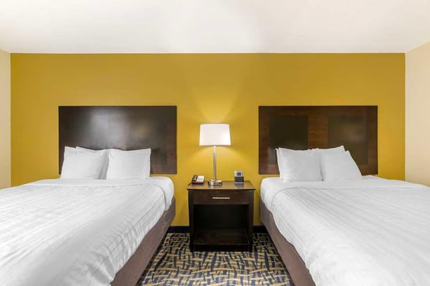 Images Best Western Plus Brunswick Inn & Suites