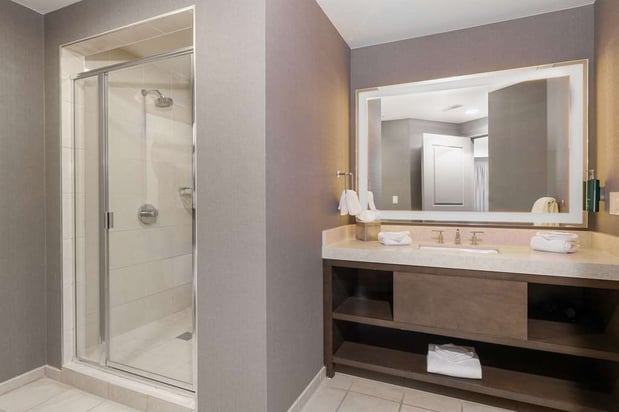 Images Hilton Promenade at Branson Landing