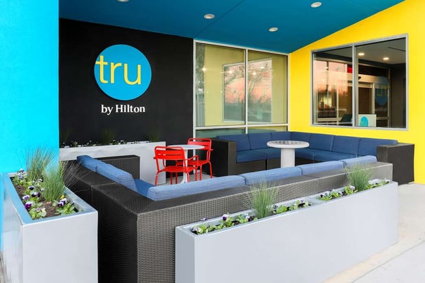Images Tru by Hilton Dallas Market Center