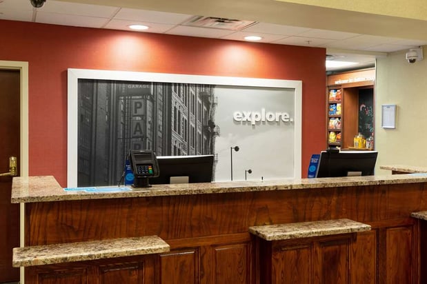 Images Hampton Inn & Suites Baton Rouge - I-10 East