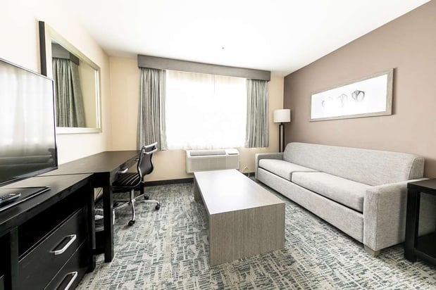 Images Best Western Inn & Suites San Diego – Zoo/SeaWorld Area