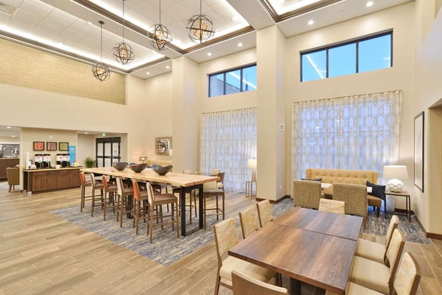 Images Hampton Inn & Suites Menomonie-UW Stout