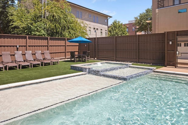 Images Camden Belmont Apartments