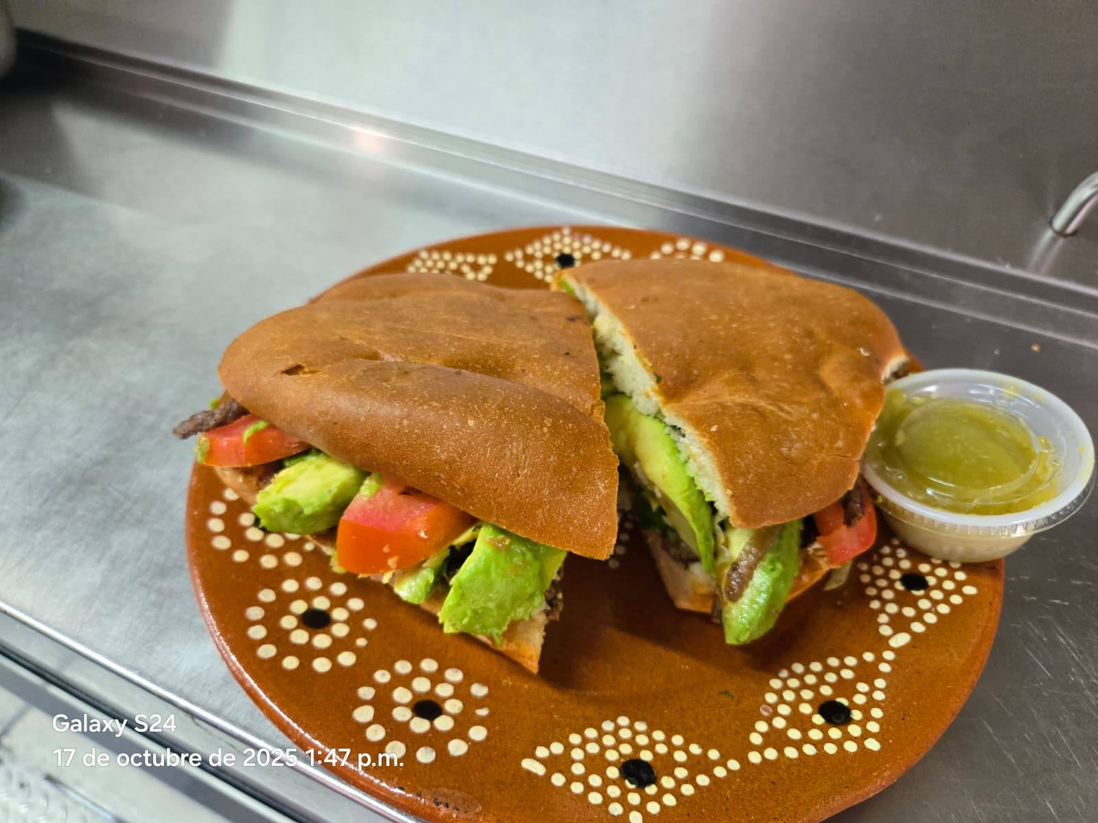 Quesadillas chilangas Image