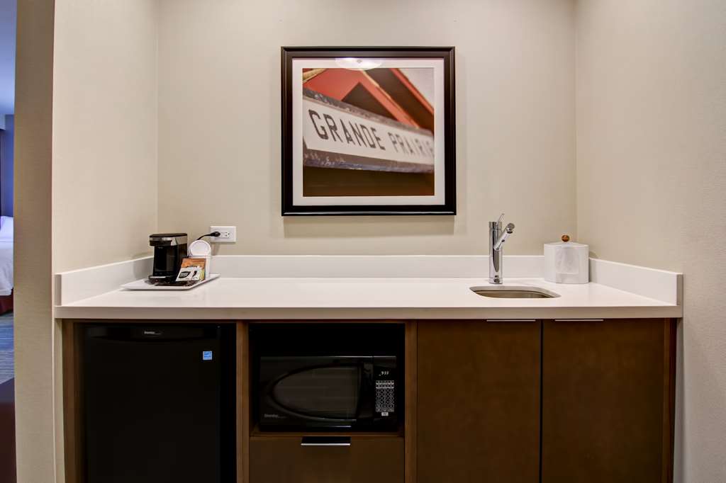 Guest room Hampton Inn & Suites by Hilton Grande Prairie Grande Prairie (780)538-0722