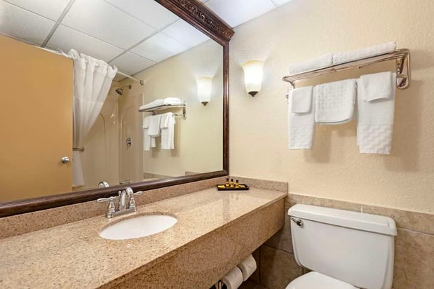 Images Best Western Plus Longbranch Hotel & Convention Center